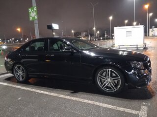 2016 Mercedes-Benz E-Класс 200 V (W213, S213, C238), чёрный, 2050000 рублей, вид 5