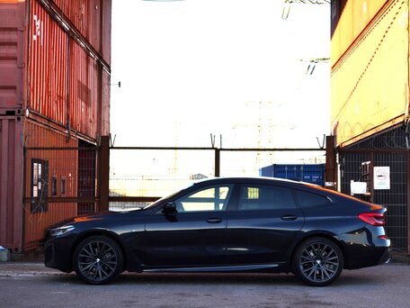 2020 BMW 6 серии Gran Turismo 620d xDrive IV (G32) Рестайлинг, чёрный, 4349000 рублей, вид 3