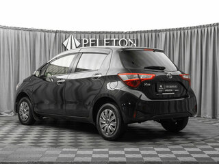 2018 Toyota Vitz III (XP130) Рестайлинг, чёрный, 950000 рублей, вид 4
