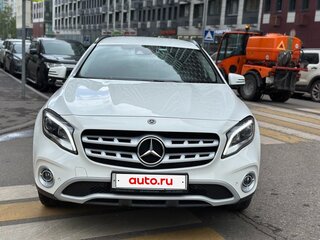 2018 Mercedes-Benz GLA 200 I (X156) Рестайлинг, белый, 2345000 рублей, вид 3
