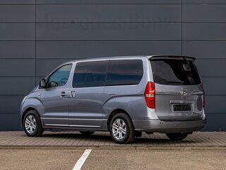 2011 Hyundai Grand Starex I, серый, 1850000 рублей, вид 4