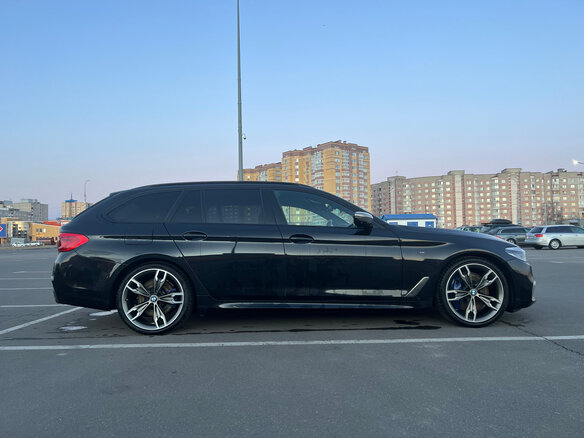 2019 BMW 5 серии M550d xDrive VII (G30/G31/G38), чёрный, 3852876 рублей - вид 9