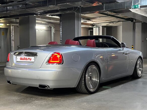 2017 Rolls-Royce Dawn, серебристый, 29990000 рублей - вид 8