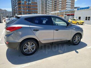 2014 Hyundai ix35 I Рестайлинг, серый, 1600000 рублей, вид 3
