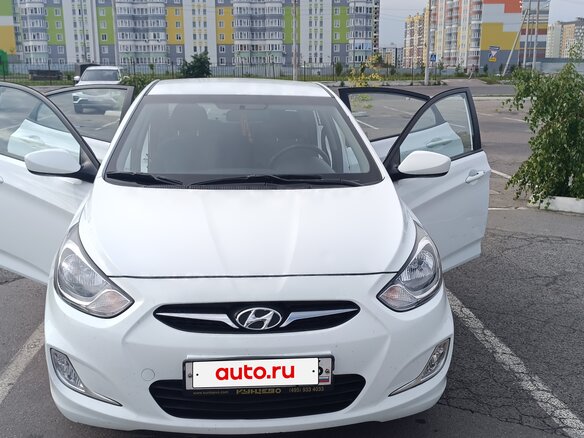 2013 Hyundai Solaris I, белый, 950000 рублей - вид 1