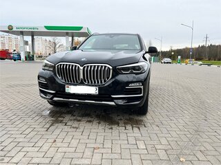 2020 BMW X5 40i IV (G05/G18), чёрный, 4800000 рублей, вид 2