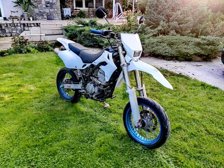 2000 Kawasaki D-tracker 250, белый, 280000 рублей, вид 2