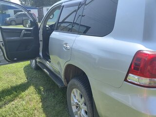 2008 Toyota Land Cruiser 200 Series, серебристый, 3100000 рублей, вид 3