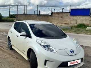 2014 Nissan Leaf (EM57) I (ZE0/AZE0), белый, 850000 рублей, вид 1