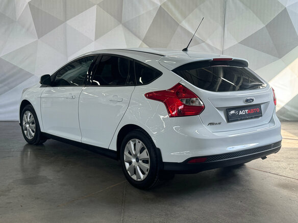 2012 Ford Focus III, белый - вид 3