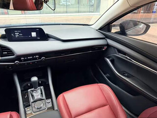2022 Mazda 3 IV (BP), серый, 1700999 рублей, вид 3