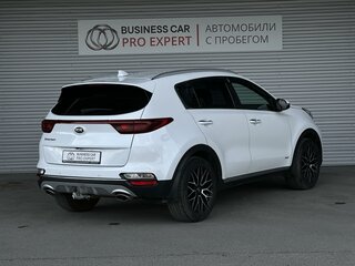 2021 Kia Sportage IV Рестайлинг, белый, 2379000 рублей, вид 5