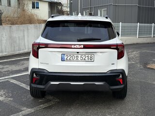 2023 Kia Seltos I Рестайлинг, белый, 2110000 рублей, вид 5