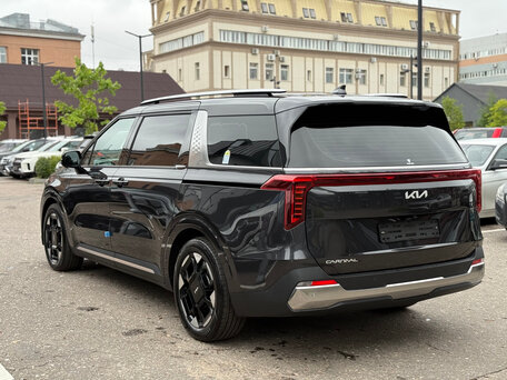 2026 Kia Carnival IV Рестайлинг, чёрный, 6490000 рублей, вид 3