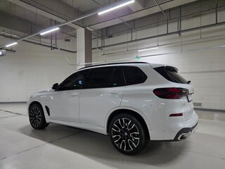 2025 BMW X5 40i IV (G05/G18) Рестайлинг, белый, 11270999 рублей, вид 4