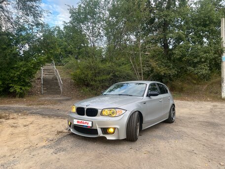 2006 BMW 1 серии 120i I (E81/E82/E87/E88), серебристый, 1100000 рублей, вид 1