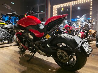2026 Ducati Diavel V4, красный, 3290000 рублей, вид 4