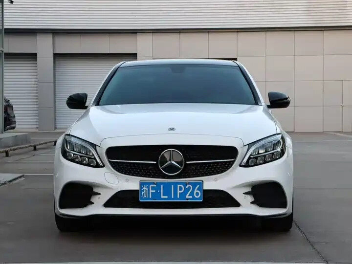 Открыть фотографии: Mercedes-Benz C-Класс IV (W205) Рестайлинг