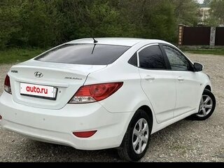 2011 Hyundai Solaris I, белый, 785000 рублей, вид 3