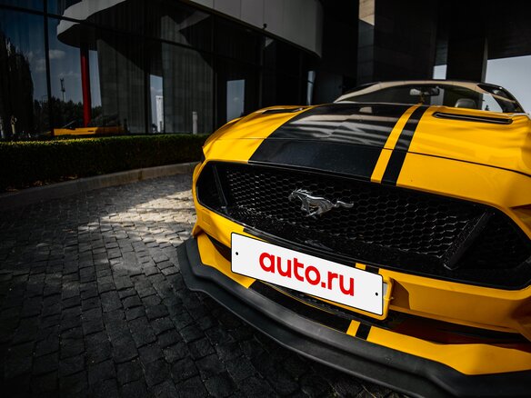 2020 Ford Mustang VI Рестайлинг, жёлтый, 3600000 рублей - вид 23