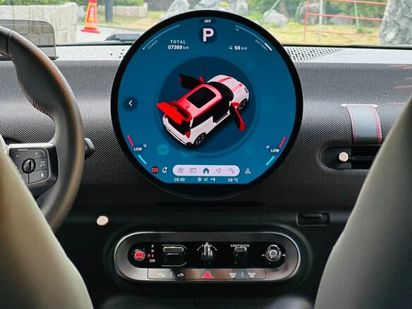 2025 Mini Hatch JCW Electric IV (F65/F66/J01), белый, 6390000 рублей - вид 12