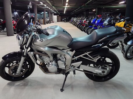 2004 Yamaha FZ6, серебристый, 530000 рублей, вид 5