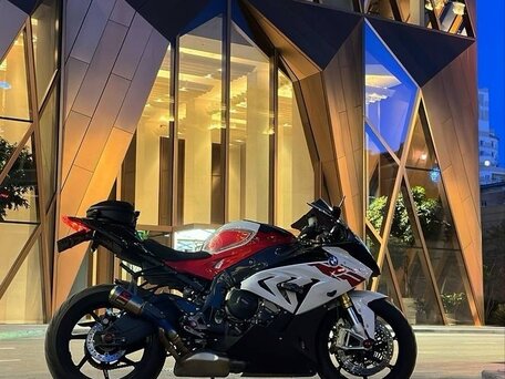 2017 BMW S 1000 RR, белый, 1300000 рублей, вид 3