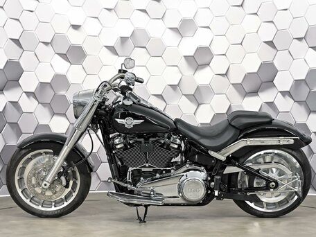 2021 Harley-Davidson Fat Boy, чёрный, 2277000 рублей, вид 4