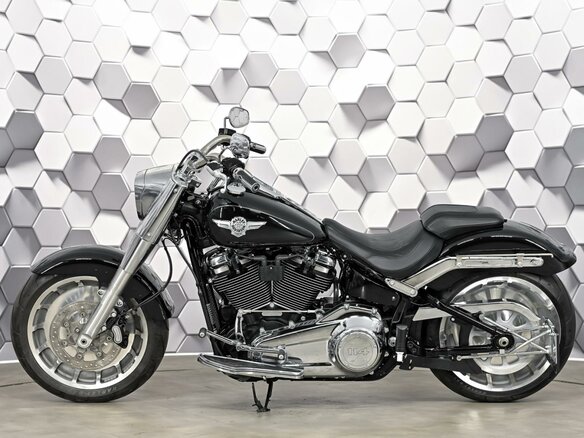 2021 Harley-Davidson Fat Boy, чёрный, 2277000 рублей - вид 3
