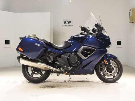 2016 Triumph Trophy 1200, синий, 790000 рублей, вид 1