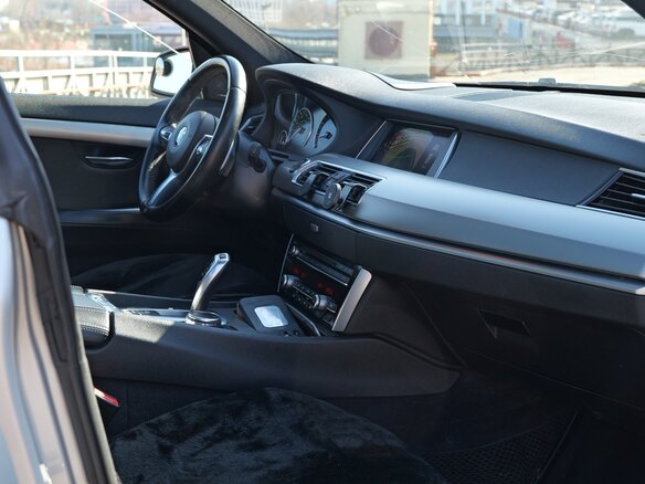 2017 BMW 5 серии Gran Turismo 535i VI (F10/F11/F07) Рестайлинг, серебристый, 3111111 рублей - вид 12