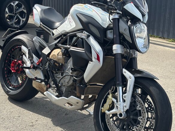 2014 MV Agusta Dragster 800, белый, 790000 рублей