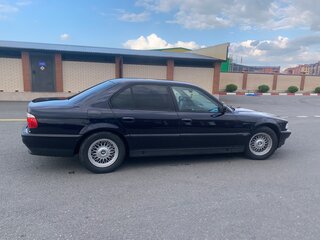 1998 BMW 7 серии 735i III (E38), синий, 695000 рублей, вид 3