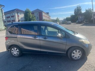 2010 Honda Freed I, серый, 880000 рублей, вид 3