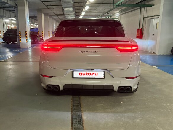 2021 Porsche Cayenne Turbo Coupé III, серый, 18000000 рублей - вид 5