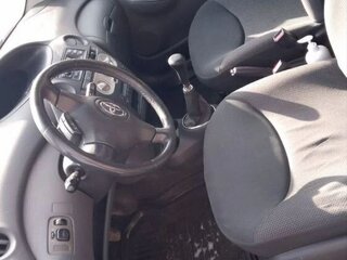 2004 Toyota Yaris I Рестайлинг, серый, 420000 рублей, вид 4