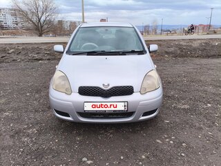 2003 Toyota Vitz I (P10), серебристый, 387000 рублей, вид 2