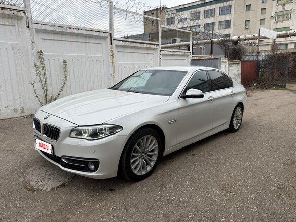 2016 BMW 5 серии 528i xDrive VI (F10/F11/F07) Рестайлинг, белый, 2200000 рублей