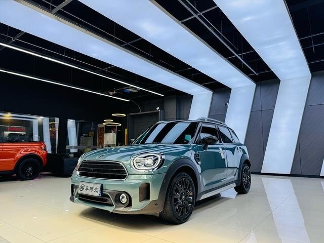Открыть фотографии: Mini Countryman II Рестайлинг