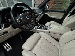 2020 BMW X5 M50d IV (G05/G18), белый, 7600000 рублей, вид 4