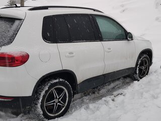 2014 Volkswagen Tiguan I Рестайлинг, белый, 1100000 рублей, вид 2