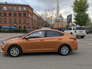 2017 Hyundai Solaris II, оранжевый, 819000 рублей, вид 5