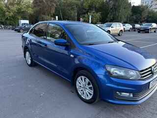 2018 Volkswagen Polo V Рестайлинг, синий, 950000 рублей, вид 2