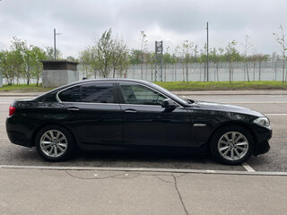 2013 BMW 5 серии 520i VI (F10/F11/F07), чёрный, 2170000 рублей, вид 4