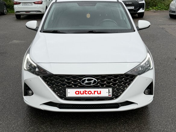2021 Hyundai Solaris II Рестайлинг, белый - вид 3