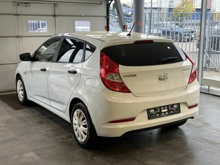 2015 Hyundai Solaris I Рестайлинг, белый, 999000 рублей, вид 5