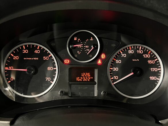 2012 Peugeot Partner II, бежевый - вид 10