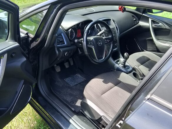 2013 Opel Astra J Рестайлинг, чёрный, 595000 рублей - вид 6