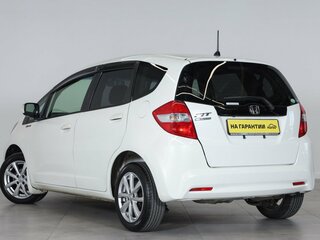 2011 Honda Fit II, белый, 759000 рублей, вид 4