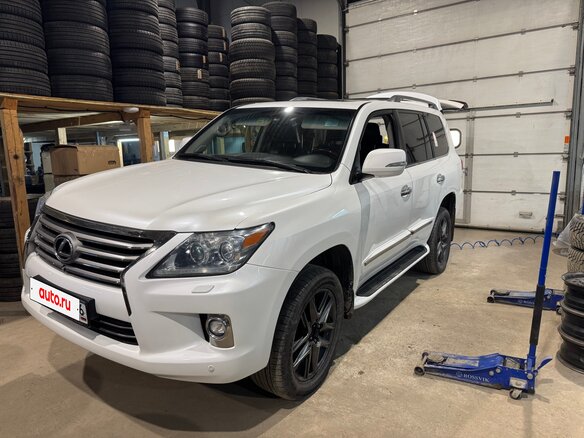 2014 Lexus LX 570 III Рестайлинг, белый, 3700000 рублей - вид 8
